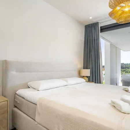 Soleado Con Jardin Privado Апартаменты *